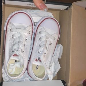 Child’s size 7 converse